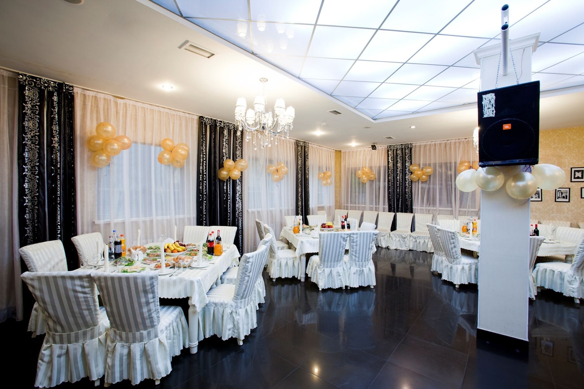 Renion Hotel Almaty Exterior foto